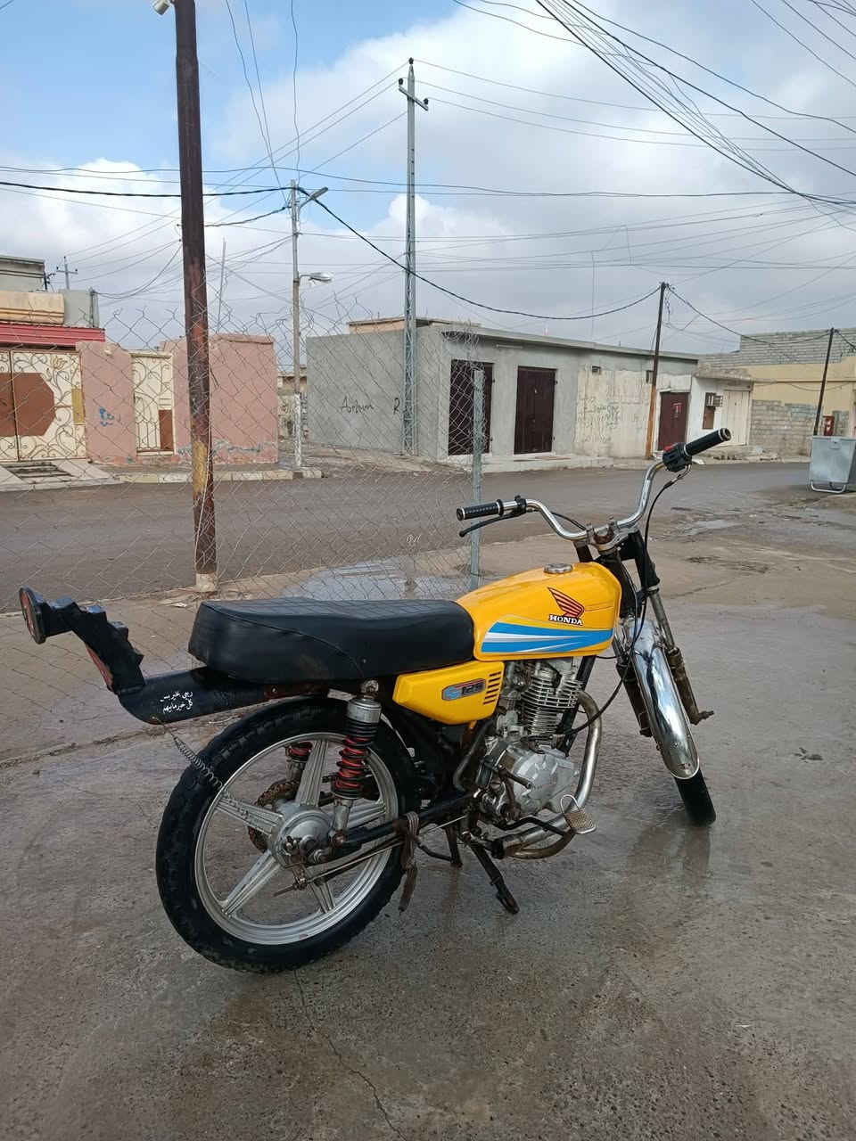 السلام عليكم
موطور حرباوي للبيع او مراوس 
محرك معمر جديد 
السعر 190 الف وبي مجال 
التواصل خاص او ع رقم 
‏‪***********‬‏
