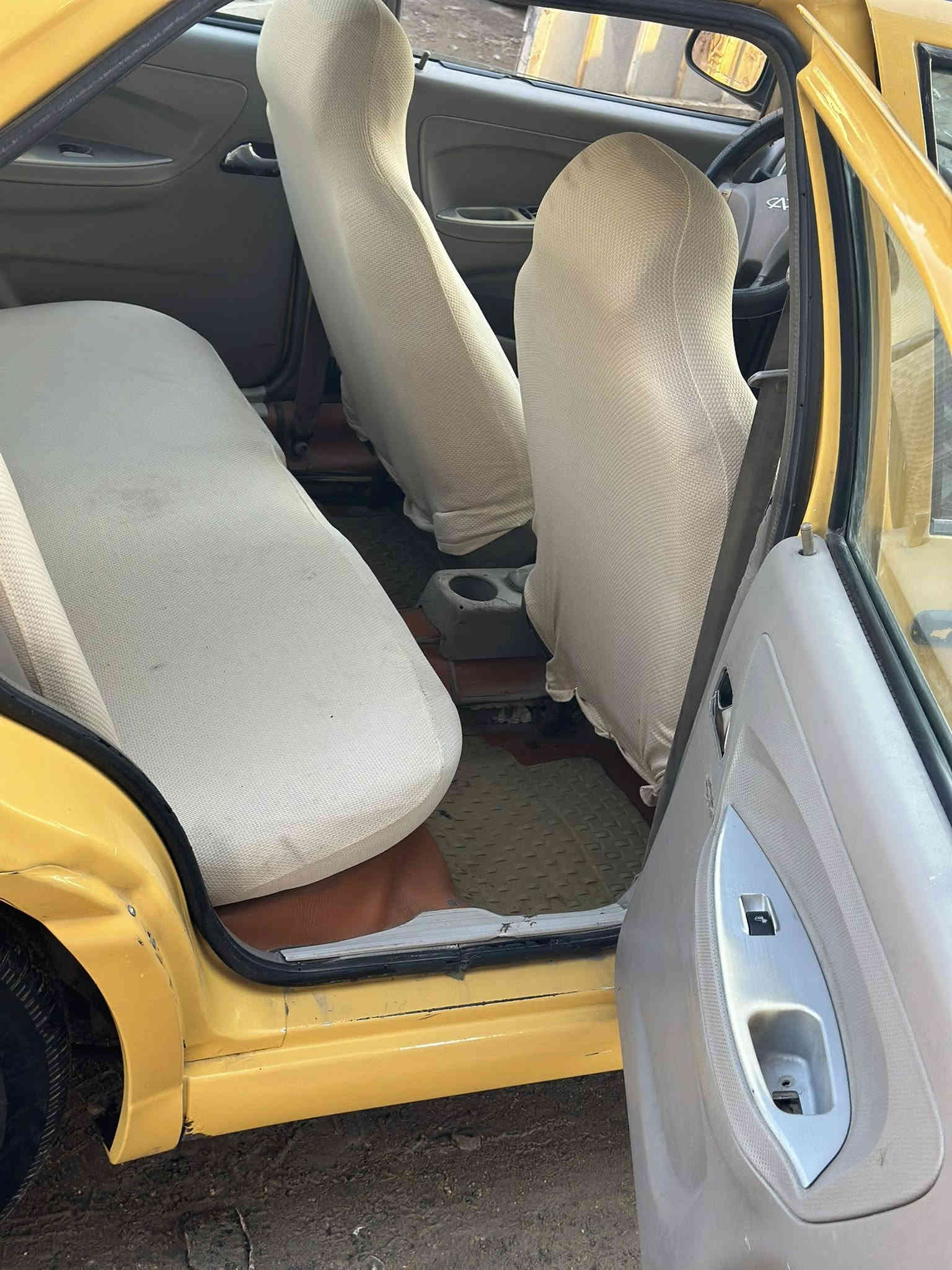 أسلام عليكم سيارة شيري موديل 2010 تحويل ثاني يوم هيئة  وغرامات مصفره سيارة جاهزة أي نقص ما بها بلادية مكينة كير جدد تخم تاير جديد تبريد ثلج كهربائيات كلها شغله مكينة ناعمة دوشي كشنات جديدة //عنوان بغداد البياع السعر 27 وبيها مجال  ***********
