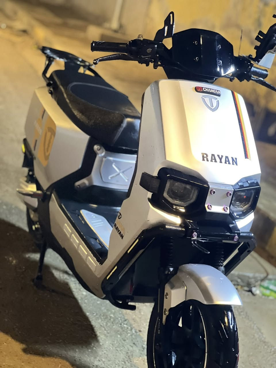 يا الله اعادة نشر بسبب الوعود الكاذبة
السلام عليكم عندي دراجة شحن نوع الريان الوحش الكون 

فول مواصفات 

دبل بصمة دبل سويج تشغيل عن بعد 

 شاشة لكشف العطل دبل إشارة لايت زنون عالي ناصي رماش 

دبل ستاند نظام قاطع دورة نظام مثبت سرعة نظام رجوع للخلف نظام مثبت سرعة نظام حماية سرقة 

ملف 2000 نحاس الاصلي ضد المي 

إشارة رباعية 

دبلات غاز بريكات دهن هدروليك 

السعر 850او بيها مجال الشراي

الاستفسار ***********
