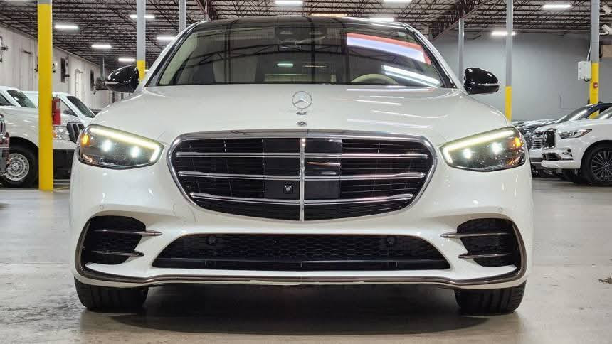 مرسيدس جوهرة S580  2023 

ماشية 70,000 KM
رقم اربيل مميز وسنوية جديدة 22T22XX
وارد امريكي كلين تايتل
كفالة من الشخط 
محرك وكير كفالة
كامل المواصفات
رادارات
حساسات 
جميع أنظمة السلامة
كشنات مساج تدفئة وتبريد
سعر مناسب
للاستفسار اتصال او واتساب ***********

مكان السيارة زيونة
