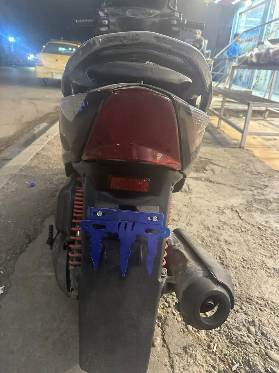 السلام عليكم دراجه للبيع نوع ثعلب السعر 600 بيها مجال دراجه ما مفتوحه بلاديه المكان الشعله متواجد على الرقم ***********
