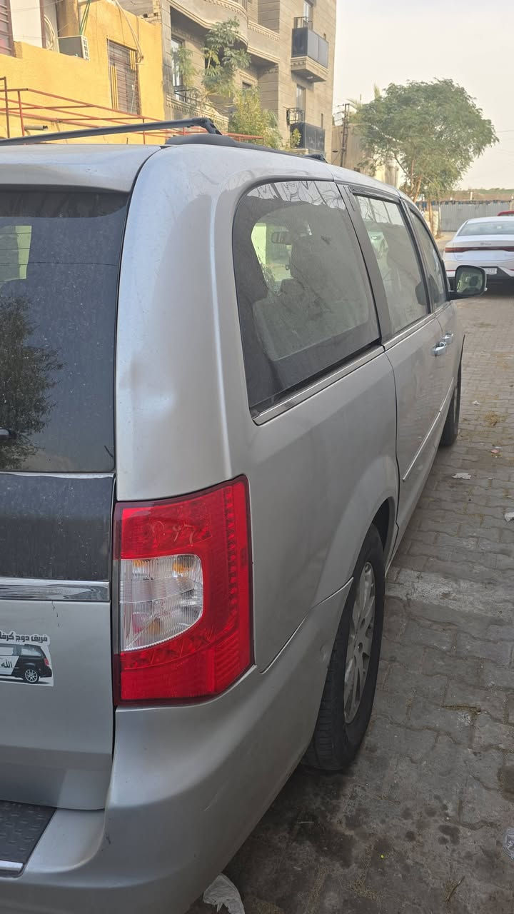 السلام عليكم رمضان كريم ان شاء الله الحلال للبيع موديل ٢٠١٢ ماشية ١٤٩ الف كيلو سعر قفل ١٣٠ ورقه اسف على الاطاله 
*********** علي بي واتساب
