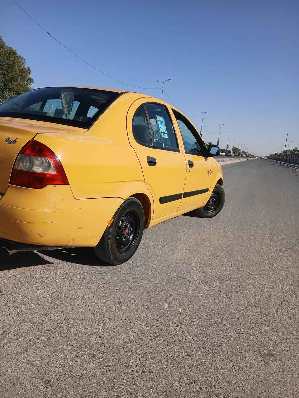 السلام عليكم 

السياره جاهزه من كلشي كير مكينه حداديه كهربائيات كلشي شغال تجي تفحص مابيه خياسات شلع شواصي نظاف كلش  موديل 2015  التبريد ميشتغل يرادله كمبريسر 
سعر السياره 34 السياره بسمي رقمه بغداد انگليزي
سبب البيع محتاج فلوس السياره ما ناقصه شي شراي اتصل على ***********
