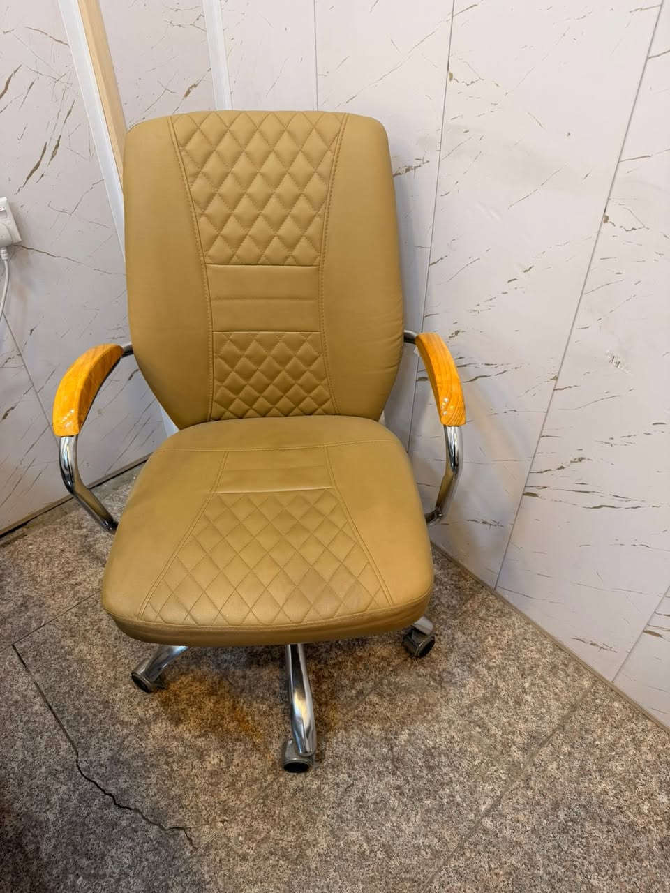 ميز رسبشن + كرسي دوار + اعلام ساريات 2
كلهن اريدهن ب250 الف الميز بي عيب مخلوع من صفحة

بغداد بغداد الجديدة


**إذا كنت صاحب هذا الإعلان وتريد حذفه لأي سبب، رجاءا أرسل رسالة إلى الدعم الفني**
