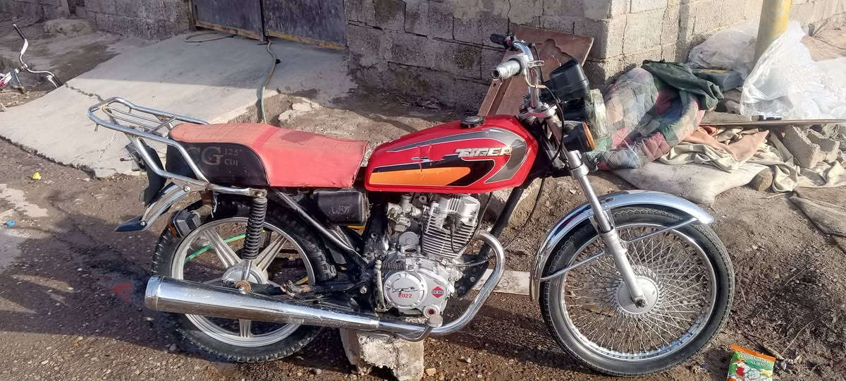 سلام عليكم دراجه ايراني 5 كير مديل 20  محرك 22  مكاني بغداد سبع قصور سعر 300 وبيه مجال ***********
