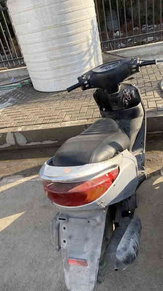 سلام عليكم بريز  نضيفه مجفته تشتغل سلف وهندر دراجة كامله كهربائيات كلها شغاله  ٤٠٠ وبيها مجال بسيط جدا حك الجيه *********** غير متواجد على الفيس
