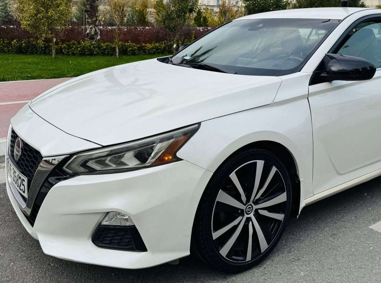 نیسان ئەڵتیما SR 2020 
سەیارەکە ماڵی دۆستە زۆر جائیزە پێشو پشتی کەپسە هەموو گیانی بە شەرت مواسەفات
کاميرا ,حاسه بيلاد  ‎بصمه و شغال 
درگا بصمه  ‎رادار ئاوينه 
و‎لايت كامل LED و زينون بيلاد 
گير سوكان و سبؤرپ  ‎ئؤ تؤ ستؤب 
ڕاداري سه ر جاده و خه تي جاده 
زور موصفاتي تري تيايه 
ڕه قه م سليماني  
٦٢هەزار ڕۆشتووە
  ڕەقەم شانسیم داناوە بێ ئێرباگە دەرگایەکی بۆیاخە لەگەڵ ٢ کارتی بچوک ٢ دەرگاشی گۆڕاوە بە بیلاد       پێشو پشتی کەپسە ناوی نەگرتووە

نرخ(سعر) ، لەکۆمێنت داوابکە 📮

گێر و مەکینەی بەشەرت 
هیچ کێشەیەکی تێدا نییە 

ژمارەی خاوەن ئۆتۆمۆبیل 
***********
