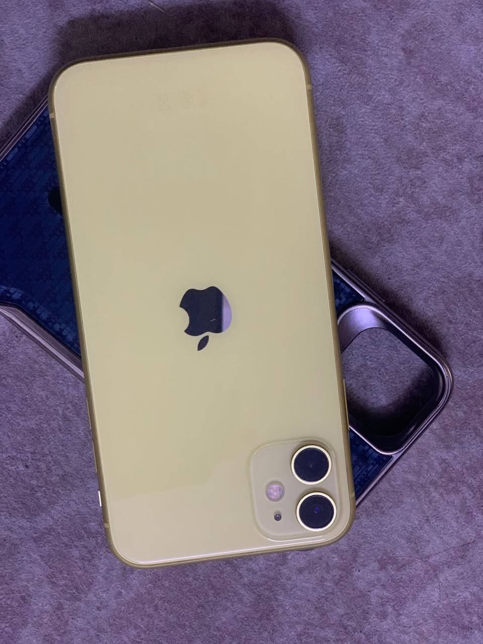 للبيع Apple iPhone 11
📱 الجهاز: ايفون 11
💾 الذاكرة: 64GB
🔋 صحة البطارية: 75%
🎨 اللون: أصفر
✨ النظافة: 100%
📍 الموقع: Baghdad
🔄 التحديث: iOS 26

📞 للاستفسار: ***********

⚡ الجهاز مكفووووووول كفاله عامه من الفتح فقط البصمه تصلح 30 الف واخذك بيدي اصلحه اذا تحب قف قفل 260 الف غير قابل للنقاش
