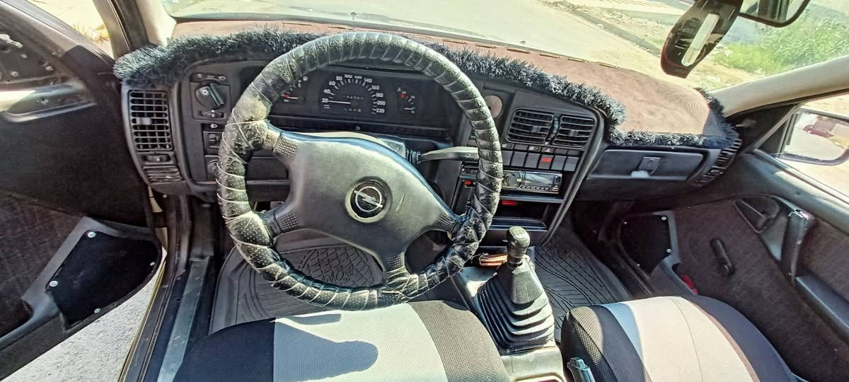 سلام عليكم اوبل اوميكا موديل1991 رقمها نينوى ومكانها نينوى مصبوغة جمالية ونظيفة بمعنى كلمة بدون اي ضربة ترايك وين مايعجبك كهربائيات كلها شغالة محرك 2000
كير ومحرك واكسل  شرط لا نفخ لا صرف لا تنقيص تواير  جديدة هزة سنوية جديدة كابون بانزين  باقي بس الاستلام  شرعي موجود تحويل ثاني يوم السعر(34)ورقة
للتواصل على خاص او على رقم موبايل
***********
