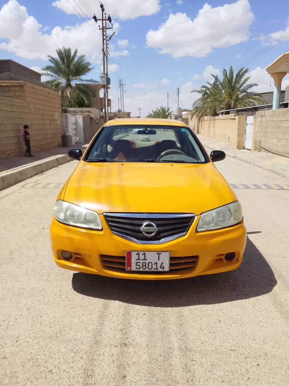 السلام عليكم سيارة سني اصفر نيسان للبيع
كير ومحرك شرط الفحص 
الشراي يتصل على الرقم ***********
