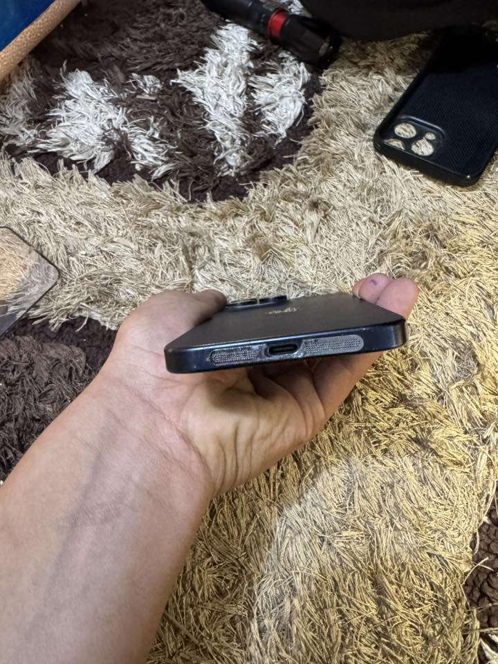 السلام عليكم تلفون ايفون 15 برو ماكس نموذج m بطارية 87 تلفون نضيف لوك 
سعره مليون و200وبي مجال شرط مامفتوح 

‭0774 651 0856‬
