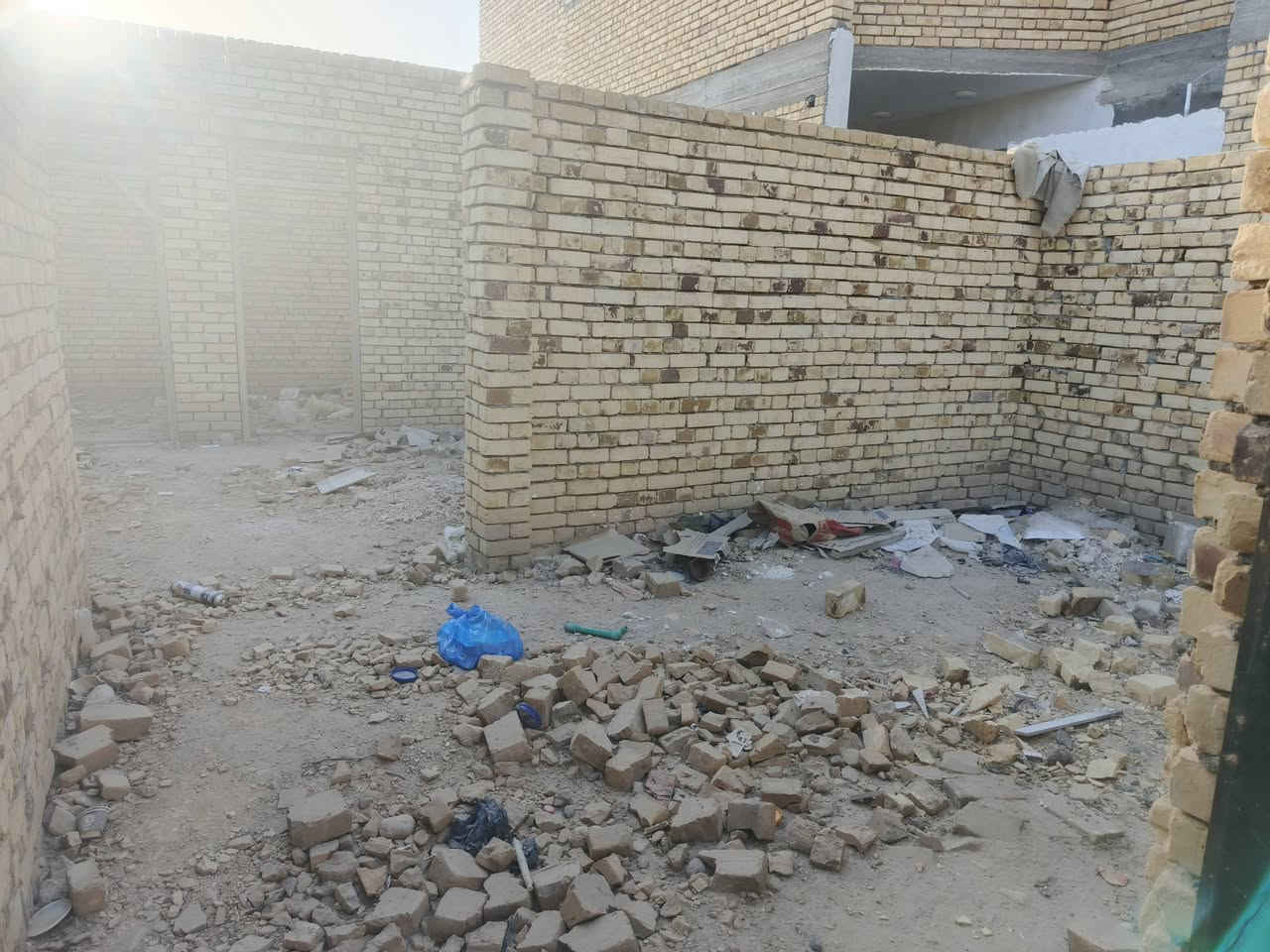 السلام عليكم البيت مساحه 200واصل سكف مكان ناصريه حي الفداء الشارع مدارس رقم الهاتف *********** شارع60 باقي تفاصيل خاص
رقم العقار24175
