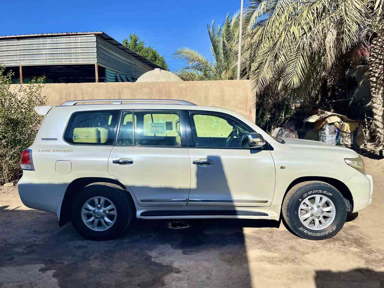 سيارة لاند كروزر للبيع موديل ٢٠١١ السعر ثلاث شدات ونص المكان ذي قار كرمة بني سعيد للاستفسار الاتصال على هذا الرقم ***********
