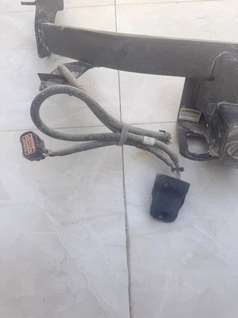 هوك سحب اصلي هونداي سنتاكروز 
السعر 200 دولار اتصال ***********
