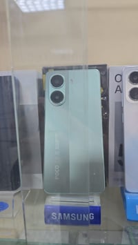 بوكو ٧ برو • نظيفه • ٥١٢