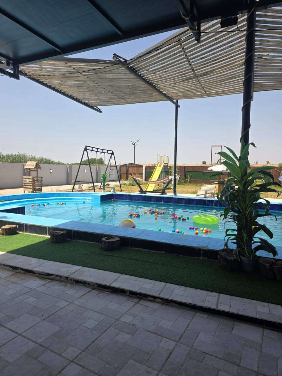 مزرعة ومنتجع حكاية
كوخ مجهز بالكامل 🍂🛖
مسبح 🏊 
مكان لشواء 🔥 
جلسات مباشرة ع نهر دجله 🩵

متوفر حجز صباحي ومسائي ✨
للحجز *********** 
  *********** 
📍ديالى _ الخالص _ قرية السندية
