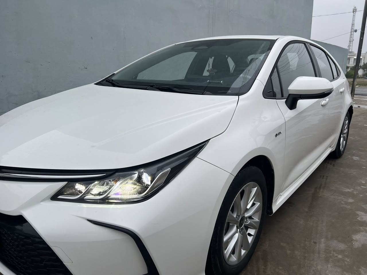 السلام عليكم
كورلا هايبرد موديل 2024 

مرقم السلیمانیە بسمي 

اللون ابيض 

محرك 1800 هايبرد

ماشية ٣٥ الف 

 بدون حاث

بدون بارد

فول مواصفات 

مواصفات رادار امامي

قيادة ذاتية

كروس مثبت سرعة

3 انظمة قيادة

تحديد مسار

فول تحكم استيرن 

تخفيف عند الاقتراب من السيارة 

لايت زينون بلادي

شاشة ابل كار بلي

كاميرا خلفية

هند بريك بصمه

اوتو هولد 

مانع انزلاق

السعر 160 $

العنوان کفري 

الاتصال على الرقم

***********
