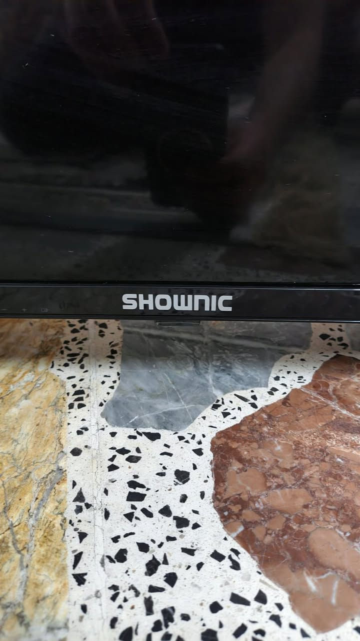 بلي 4 سلم اوربي للبيع نظيف جداً مع الشاشة ٣٢ بوصة
بلي 4 سلم اوربي للبيع نظيف جداً 
ذاكره 500Gb
نظام 11.50 يعني تكدر تهكره وتلعب مرتاح 
كيبلات كامله و جوستك عدد ٢ اصليات مو باله
وشاشه ويا هم شونك شغاله و حجم ٣٢ بوصة

السعر 325 الف دينار ( البلي كامل + الشاشة ) 
مكاني بغداد الطالبية 
***********
