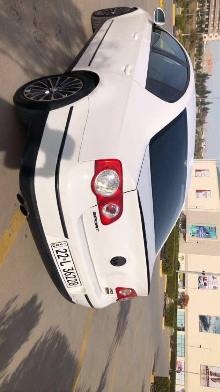 ئەم پاساتە بۆ فروشتن 
٢٠١٠ فولل مواسەفات بەس سلايد نيە نيو پارچەى بۆياخە بێ ناو گرتن بێ ئيرباگ تەقين لەگەڵ ٢ پەڵە ساردى ھەيە  پاترى و پيشى تايە و پلاك و نۆزڵى گۆڕيوە سەنەوى و رەقەمى تازەيە تا 2030سەيارەكە بێ كيشەيەو زۆر جوانە (***********
