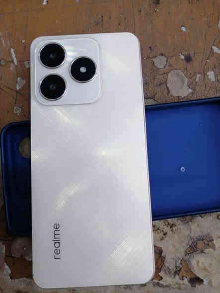 السلام عليكم جهاز للبيع ريملي سى 61 جهاز مكفول بلا ملحقات الذاكره 128 السعر 100 الشراي يتصل ***********
