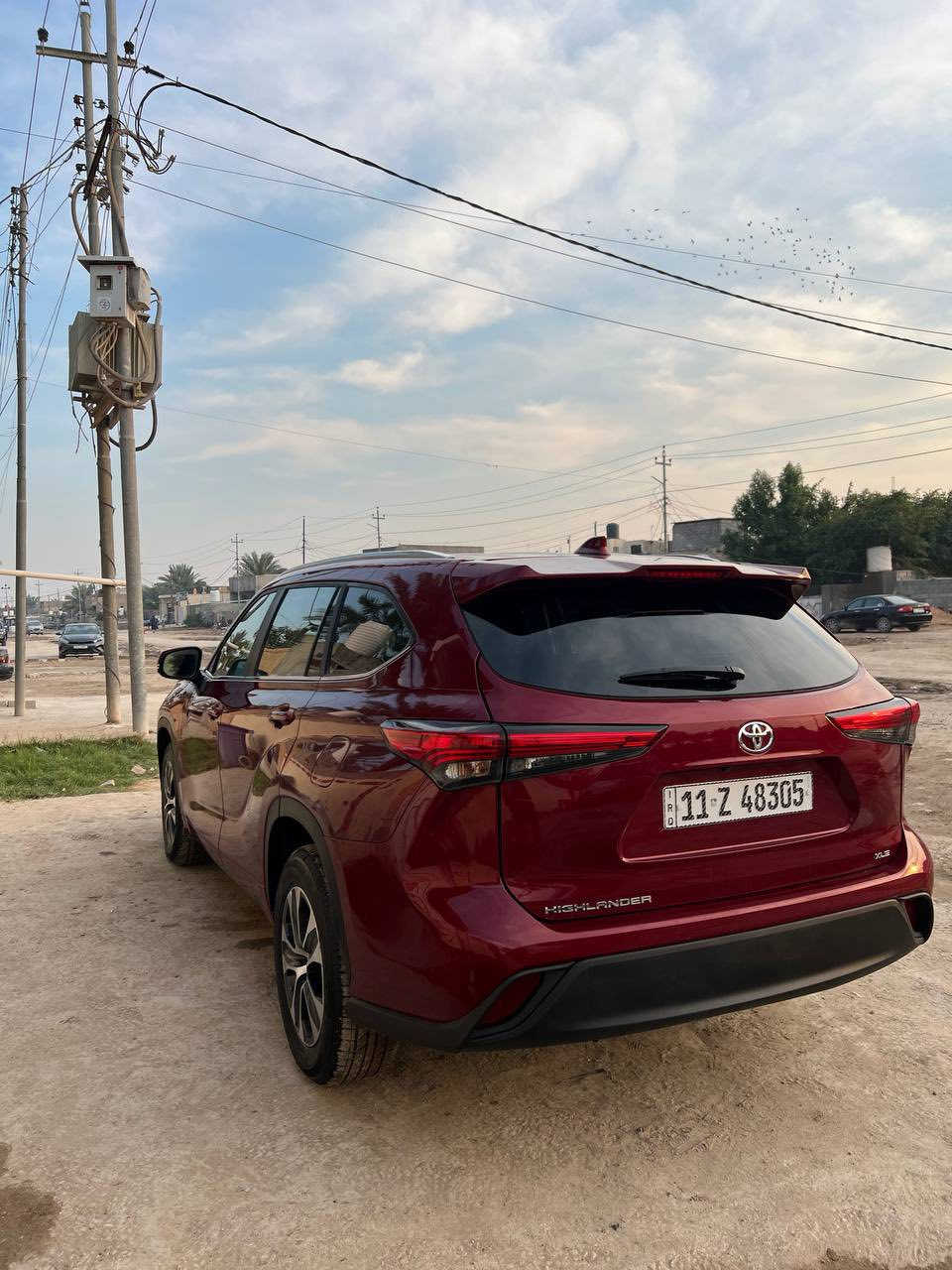 تويوتا هايلندر للبيع 

موديل 2023 

‏‎4 سلندر 

‏‎2500 تيربو 

فول مواصفات 

وارد امريكي 

مواصفات XLE فول الفول 

فتحه سلايد 

صندوق كهرباء 

اشاير بالمري 

رادار امامي وخلفي مسار خطي سياقه ذاتيه 

كشتات تدفئة 

كشنات داخلها جلد 

كشن خلفي منفصل 

شاشه كبيره لمس كأمره دواره 

ويل كب 

ضررها  بنيد فقط
وجتي من امريكا بيه كلير جاملغ خلفي مع باب امامي مع خلفي

لاشاصي ولادواخل 

مكاني بغداد 

للاستفسار الاتصال:
***********
السعر 290$ وبيه مجال للطيبين
