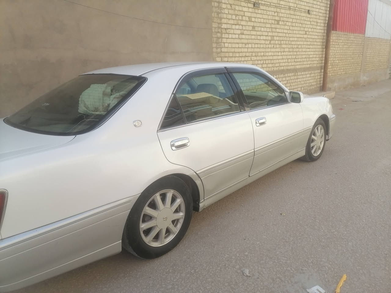 السلام عليكم ملكه جديده مكينه وكير ويل نجمه دكمتين بيهه رقم اصولي وسنويه السياره اصوليه بس ابيع واقع حال كلشي ماعليه ماعده السرقه والطلب السعر 50$   الاتصال***********
