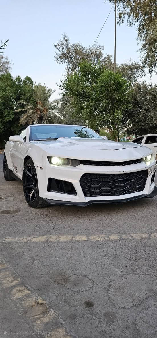 شفروليه كمارو RS كشف 2014 أمريكي 🚗🔥

اللون: أبيض لؤلؤي
الداخل : كشنات جلد احمر دوشمة تطريز 
محرك: V6 3.6 لتر – اقتصادي ورياضي بنفس الوقت
توب كشف كهربائي (يعمل بكبسة زر)
 أوتوماتيك / تبترونيك
تشغيل بصمة / دخول ذكي
شاشة كبيرة / كراسي كهرباء / تبريد ثلج 
التايرات: رنجات رياضية سوداء مع كفرات جديدة
إضاءة LED أمامية وخلفية 
لحية أمامية 
الحادث: جاملغ خلفي جهة السايق + العكس + دعامية محدثة
السيارة كلش نظيفة محرك كير جديد مكفول ونصبتها احلى من الصور 
رقم أربيل شرط تحويل
السعر : 95
 للاتصال *********** واتساب او خاص بغداد, العراق
