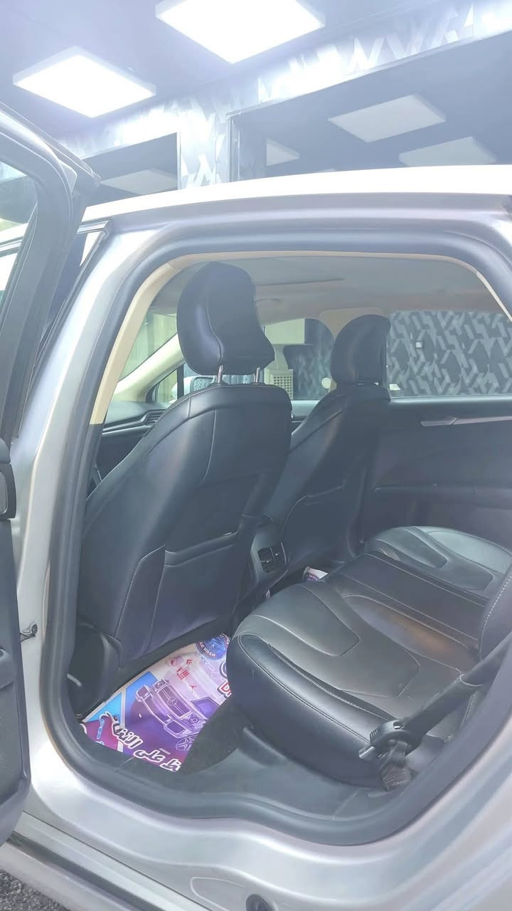 رقم بغداد
بدون مراوس
محرك 2000 تيربو 
فتحة
ابواب بصمة 
شاشة سوني  
تشغيل عن بعد 
كشنات جلد  
ميموري خزن كشنات وضعيتين 
كشنات امامية كهرباء
تدفئة  تبريد كشنات امامية
كار بلي 
نظام صوت سوني 12 سماعة
تبريد قطعتين 
نظام تحذير الخروج عن المسار 
رادار امامي وجانبي 
حساسات خلفية
كامرة خلفية 
حساس تايرات
هاند بريك كهرباء 
كير ماوس 
شفتات بلسترين 
ماشية.   110 الف كيلو
حادثها جنطه
بدون ايرباگ
السعر 155 و بيها مجال
مكان السياره  بغداد

***********
