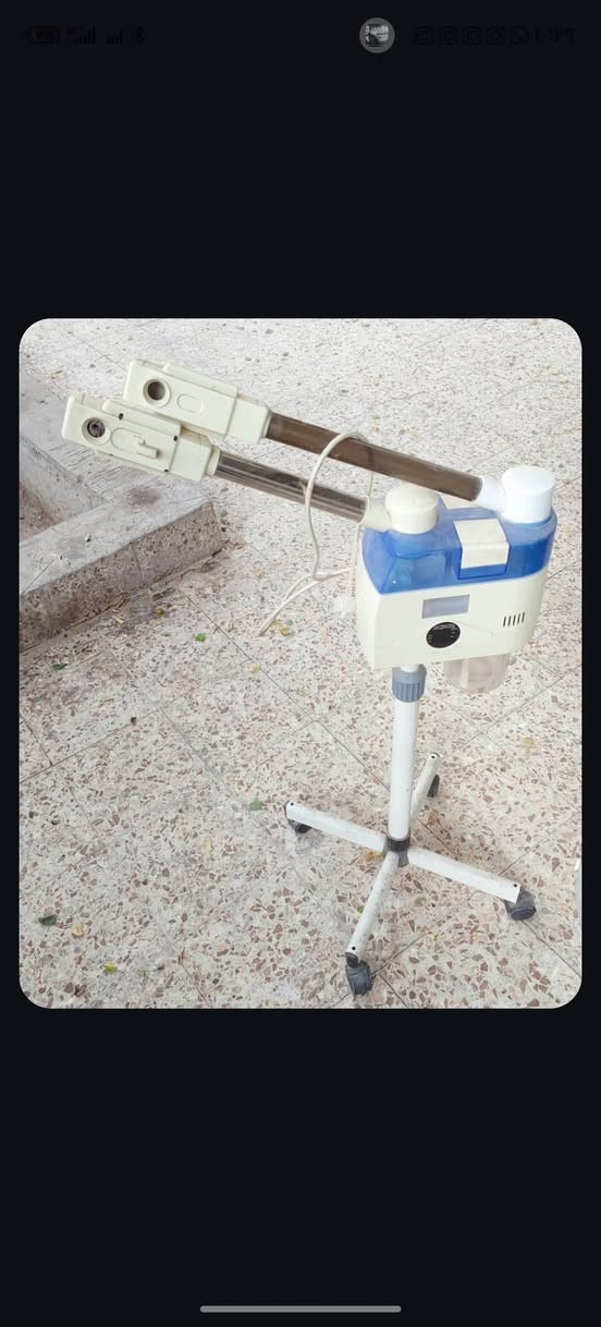 "للبيع كرسي حلاقه بحاله جيده مع جهاز بخار
المكان: البصره - القبلة - حي الجامعة
السعر: 125 الف 
للتواصل: [***********]
