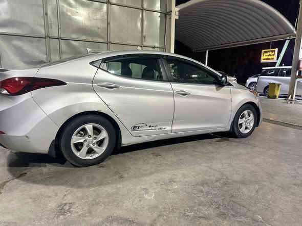 النترا 2015
منظومه زنون 
نضام تثبيت سرعه 
كير ثلاث انظمه
السياره مكفوله بدون صبغ ولا ضربه
معروضه 112 وبيه مجال 
وارد امريكي حادثه غرق 10‎%‎
***********
