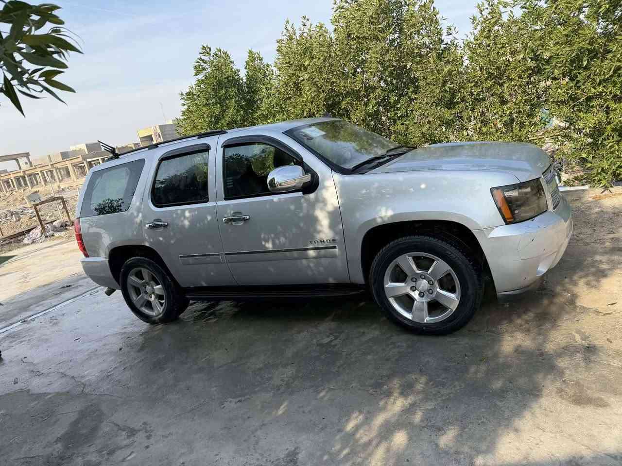 السلام عليكم للبيع تاهو موديل 2011 ادوات سياره جديده رقم سليمانيه جديد تخم تاير حداديه جديد سياره مال جناي دواخل جديده سعرها 75 وبيها مجال مكان البصره سياره فول مواصفات سياره كله نقص ما بيها ***********
