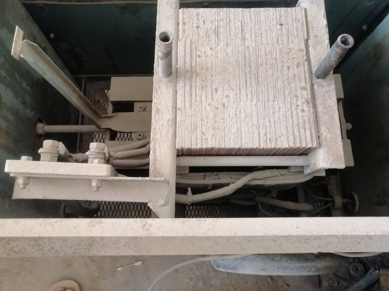 السلام عليكم اخوان اغراض حداده للبيع مكينه كونكار تشتغل ثري فير وسنكل فير +كوسره ثابته ثري فير +مكينه بلغاريه كراكره +مكاين عراقيات عدد 2 للاستفسار الاتصال على الرقم *********** لمكان محافظة الناصريه
