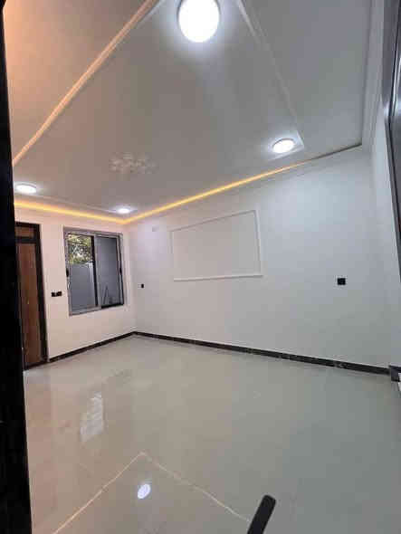 دار للبيع
مساحة 100م 
الوجه 5نزال 20 
ملكي بناء حديث 
يحتوي على صالة ومطبخ وخدمات 
وأربع غرف نوم 🛌 
العنوان حي الجهاد الضباط 
موقع مميز 
الاستفسار ***********
