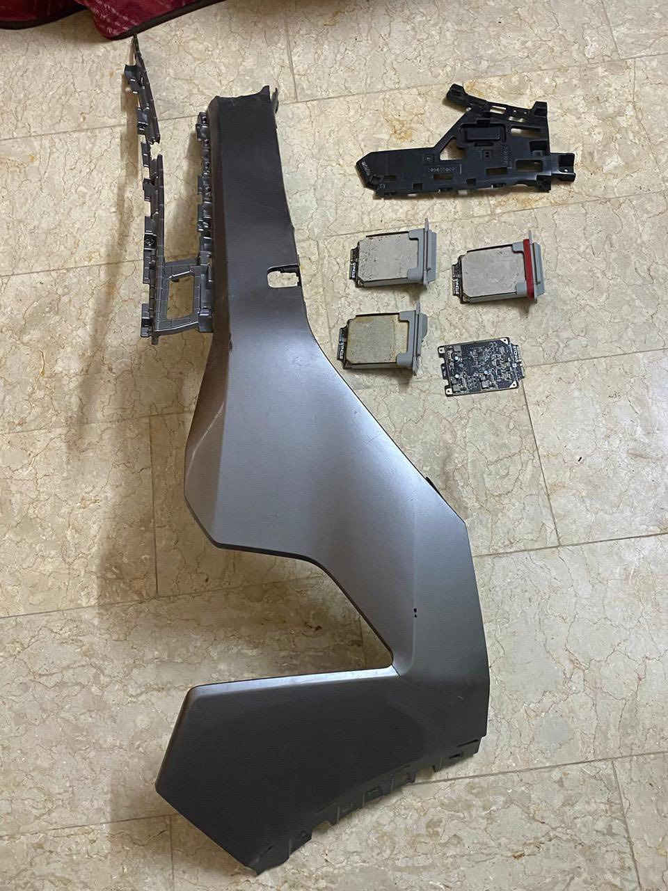 شباب عندي غراض للبيع للاتصال على الرقم ***********
