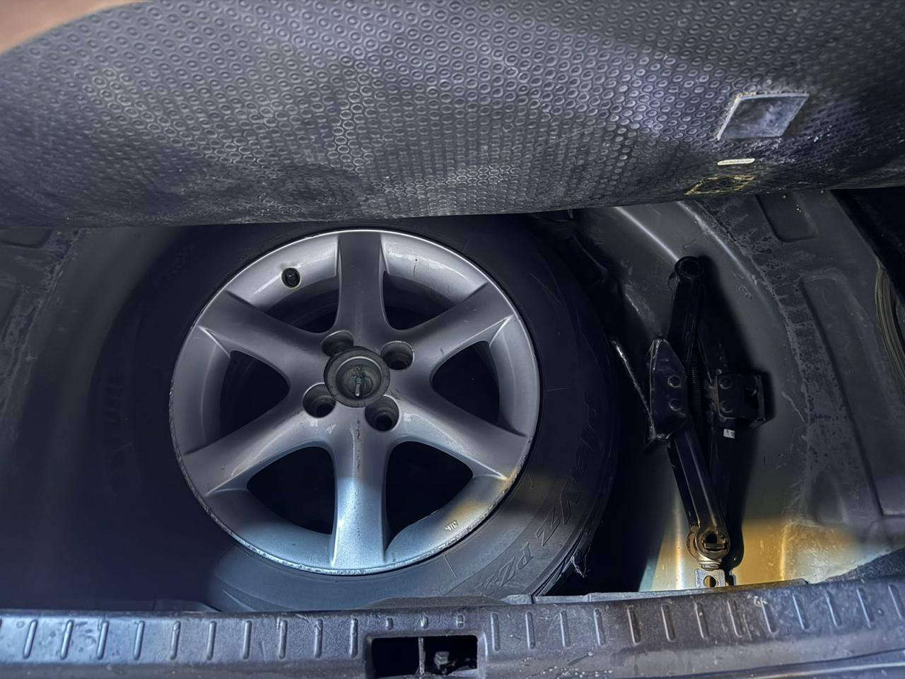 كورلا ٢٠٠٧ رقم بغداد هزه للشهر الثاني ٢٠٢٦ سنويه للشهر الرابع ٢٠٢٦ بيها قطعتين ونص صبغ اثر جراد مكاني صلاح الدين قضاء الدور تحويل ثاني يوم 
السعر ١٠٥ وبيها مجال بسيط
***********
