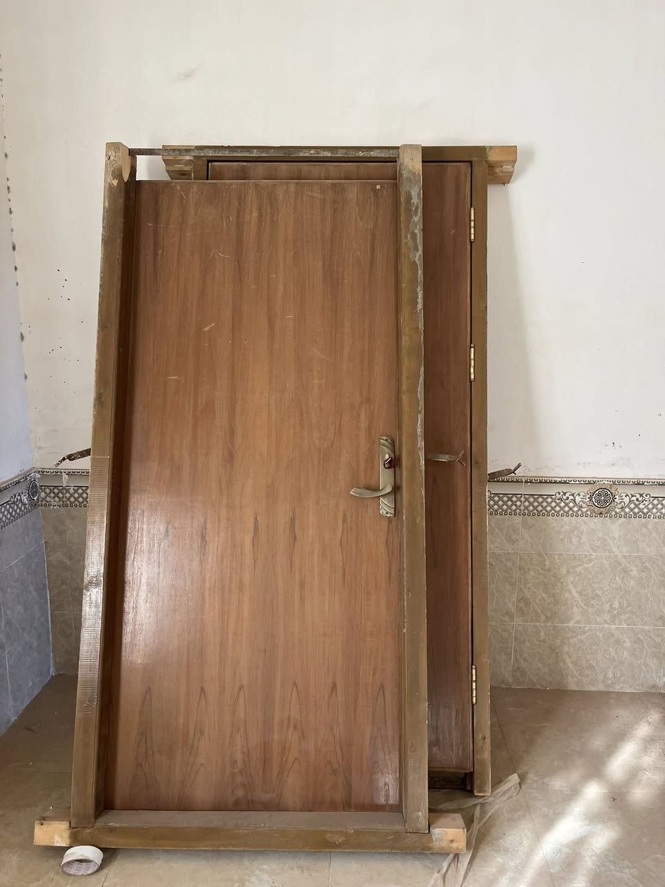 بابين خشب للبيع بعدهن نضيفات  السعر 175 الف 
الرقم ***********
