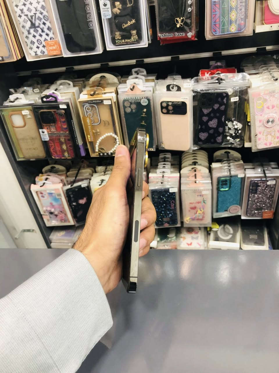 ايفون 13ابروماكس بلادي 

ذاكره 256

بطاريه 96

بدون اي مشاكل

سعره جوه سوك بلاش 660الف قفل 
عنوان تكريت شارع زهور مقابيل مركز النمور 
هاتف ***********
