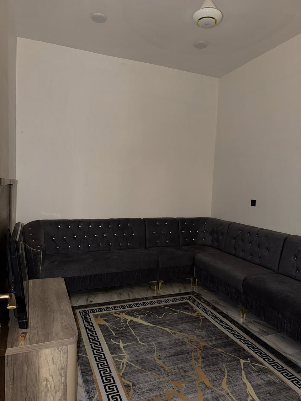 سلام عليكمَ  تخم اخو الجديد استعمال قليل للبيع اريده ب 400 وبيَ مجال ***********
