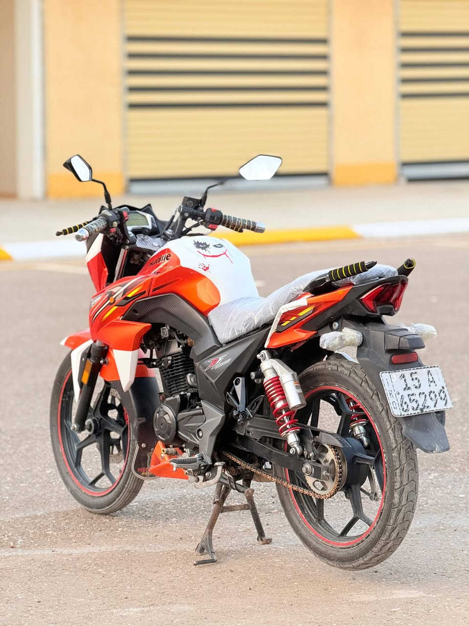 هاوجي دي اف موديل 19 مسجل لوحات اجنبي دراجه حلوة ونضيفه مكانهه حديثة رقم ***********
