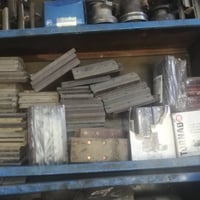 شكو واحد عنده بنزات يدكهن اني مجود محلي بشيخ عمر شعندك عينه صنيه بنزات...