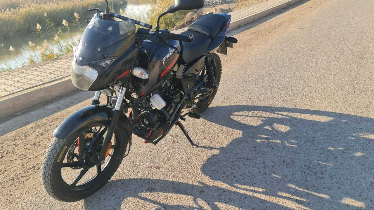 م̷ـــِْن رخصة صاحب الكروب بولسر موديل 23 للبيع ماشيه 7 الف.  ونضيفه كلش تخبل مبيه اي نقص اضرب سلف وطلع سكني بغداد التاجي ابو عضام بل مساره قرب محلات القمه للتصالات السعر. مليونين 300 وبيه مجال وهاذا رقمي بي واتساب *********** ولي يحب باقي التفاصيل بل خاص بيكم خير ودللو
