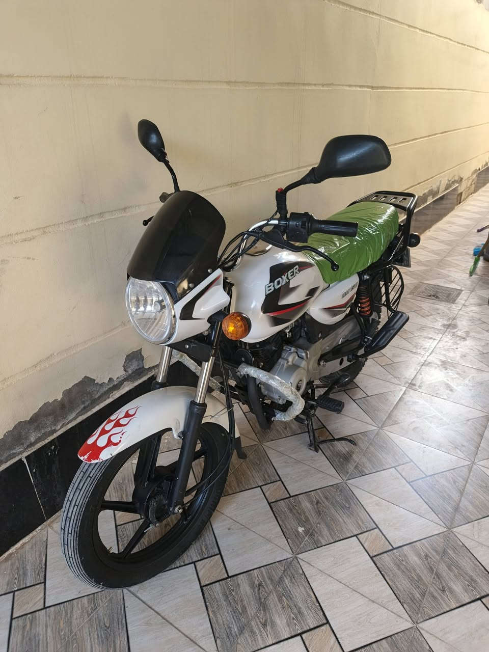 سلام عليكم دراجه بوكسر موديل 23 نازله بل 25 مرقم لوحه سنويه انكليزي ديالى تحويل ثاني يوم دراجه مكفوله كفاله عامه كير محرك مكفوله كهربايات كله شغال مكاني ديالى بعقوبه خرنابات شراي يتصل ويدلل ***********/***********
