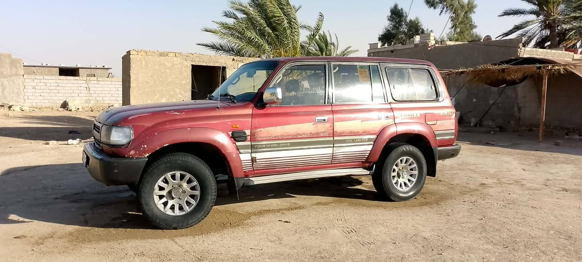 سياره لاندكروز موديل 1995 مكفوله  السياره تبريد ثلج منظومه غاز 60 لتر ايطاليه سبعه راكب مداور مباشر السعر 80 وبيه مجال مكان نجف ناحيه القادسيه وهذا رقم ***********
