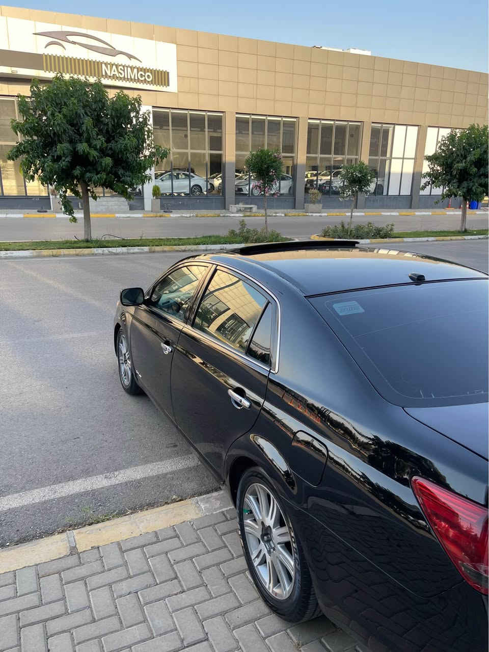 تويّتا ئه ڤەلون خليجى فول فول موديّل ٢٠٠٨ اسود
limited فوله
سيارة كلش نضيف و جديد و مابيه فلس مصروف
بصمة- سلايد -لايت زينوّن بيلادى
كشن حار و بارد  -كشن كهربائي-كشن خزن طايرات جديد
سيارة  كلين فقط بيه مكانين بارد شبر شبر ،كَيّرو محرك شرط  

١٣٠  ورقة و بيه اسويه مجال للشراي
مكان سليمانية 
رقم ***********
واتساپ *********** كركوك, العراق
