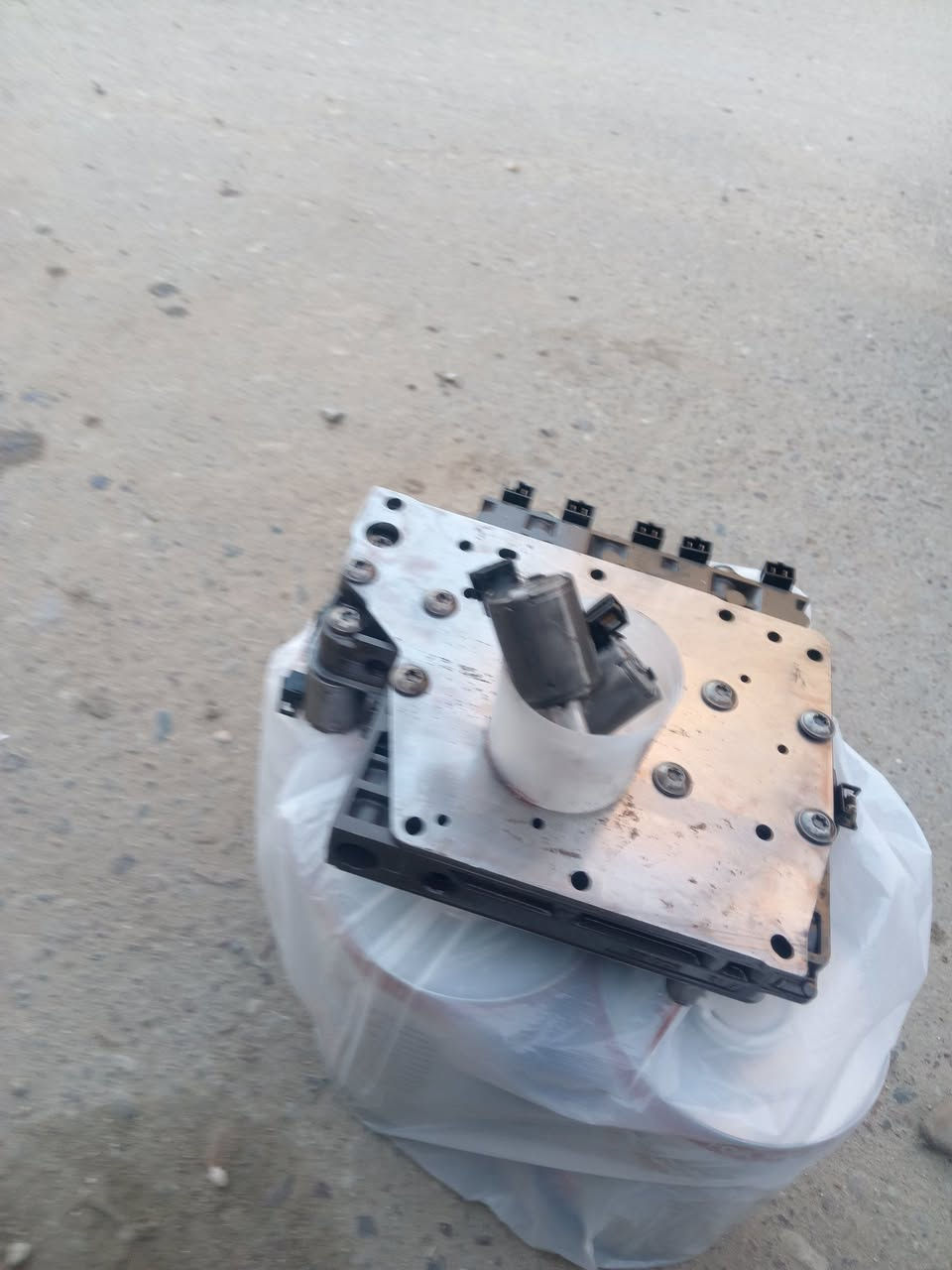 السلام عليكم من أعمالنا صيانة كونترول مع تبديل جوزات كونترول بسبب مسنن وطبه بلنمره الثانيه سيارة A5 وتبديل جوزة دهن لسيارة تيكو بسبب ضهور علامة الدهن وتبديل جوزة بريك لتيكو 5 واعمال اخرئ
الفني ابو مهيمن ***********
