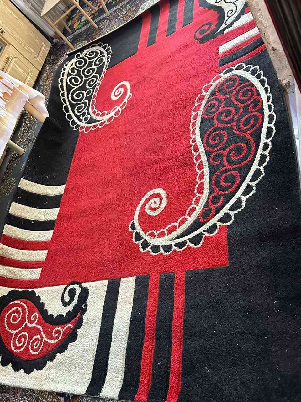 للبيع زوليه 3*2 السعر 25 ميز وطبلات وشماعه ملابس 40 راوتر 10 فارةغسل بخار 25 رفوف محل وحمالات ستل ستيل 70 مكان بغداد ***********
