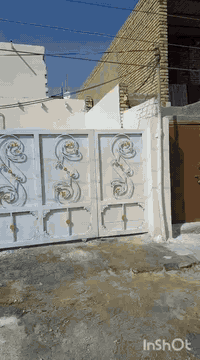 دارللبيع 250 م طابوصرف حي النهاوند 3 خلف داره البلديه السعر 130بي مجال رقم الموبايل *********** بي واتساب 150 مبنيات 100 قطعه فارقه خلف البيت تصميم الخريطه بيتين رقم الدار9236/12
