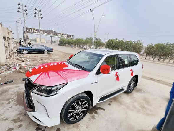 ازين السياره اب 20وب 25 فقط
وبدون لاصق
للحجز ***********
القرنه شارع العام النهيرات قرب جسر المشاة
