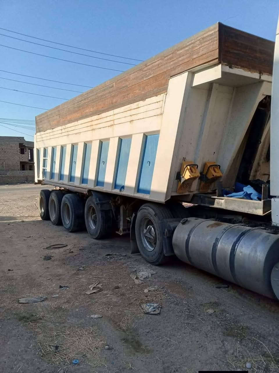 سلام عليكم بودي نساف البيع مكفول ذرعه 23متر 4دناكير بلادي جاهز كهربا وبريك تدكيرين2رفاع جاهز علا الشقل السعر 100وبيه مجال لاشراي***********
