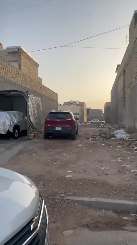 السلام عليكم قطه ارض للبيع
مساحه 200 متر

في منطقه حي الجامعي المربع

الاول النزله الاولى

للاستفسار مع هذه الرقم

***********
